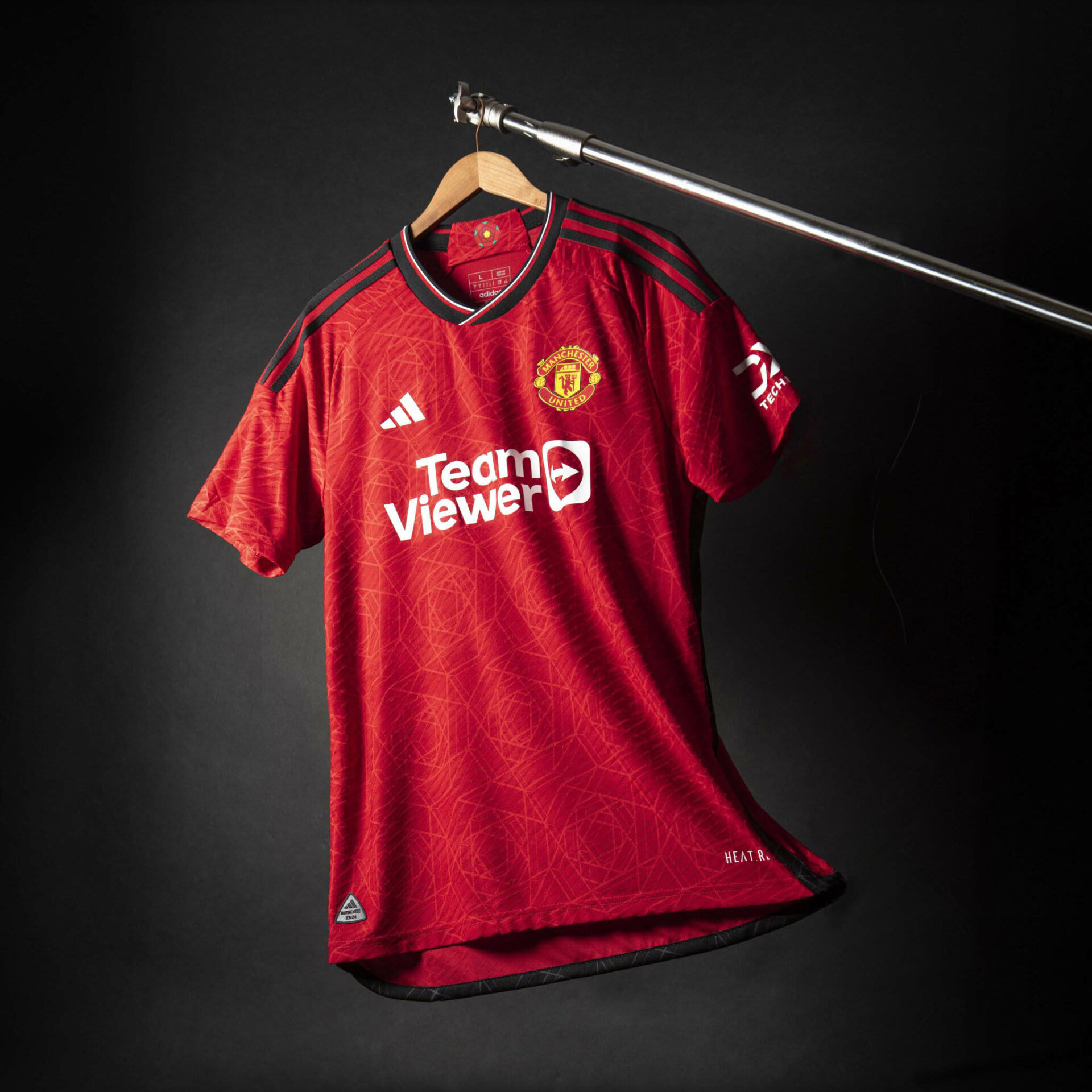 Manchester United Home Shirt 2023-2024-1.jpg